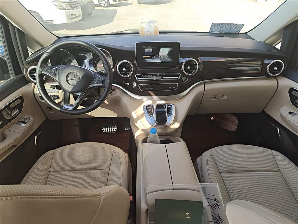 Mercedes-Benz V-class