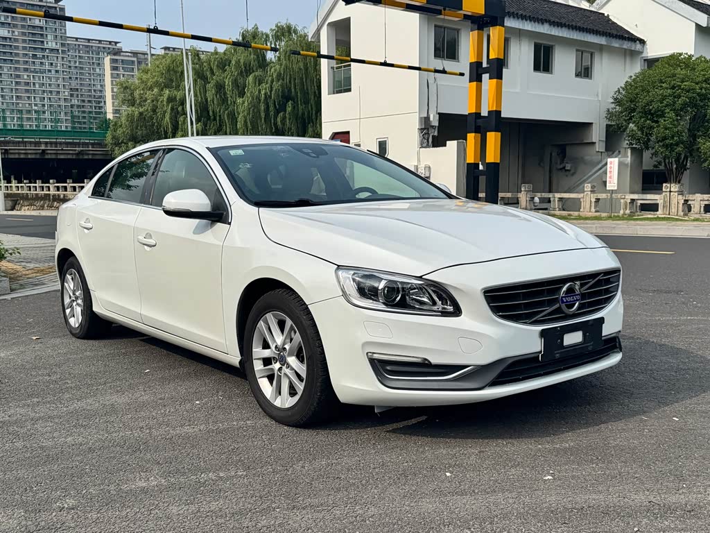 Volvo S60