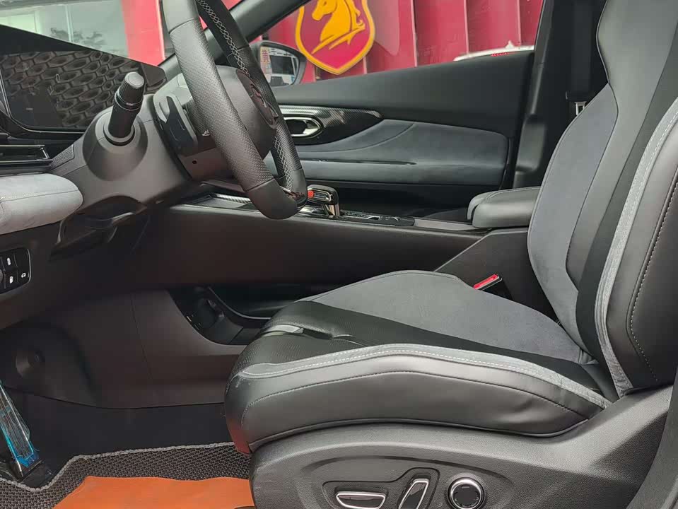 Trumpchi Shadow Leopard