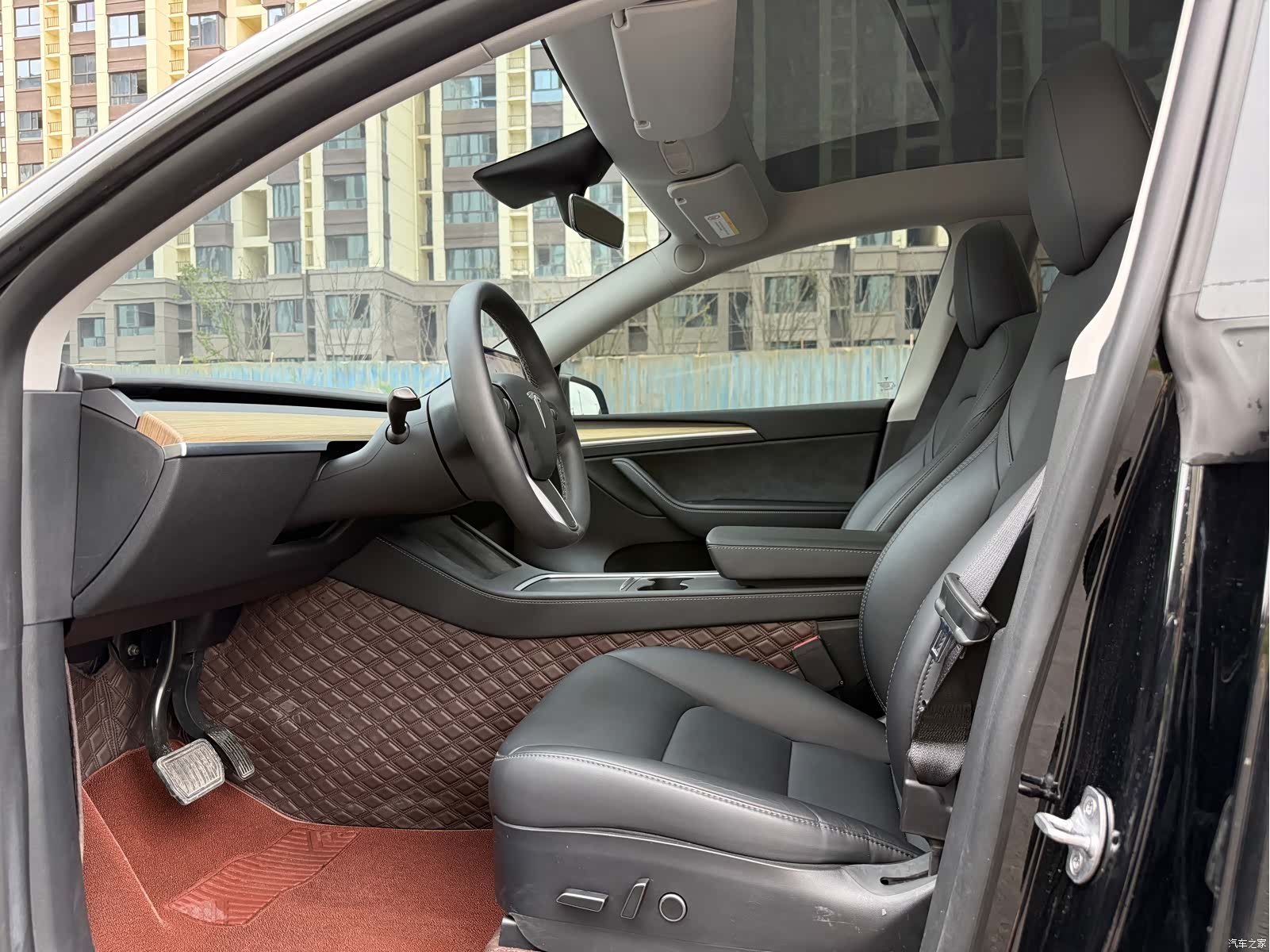 Tesla Model Y, 2023 все фото
