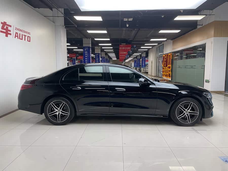 Mercedes-Benz E-Class 2024, фото 3