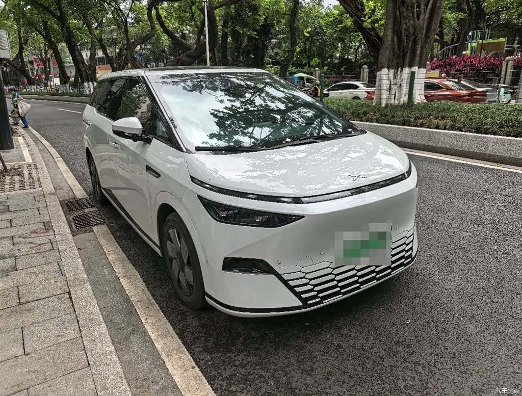 Xpeng X9, 2024 2