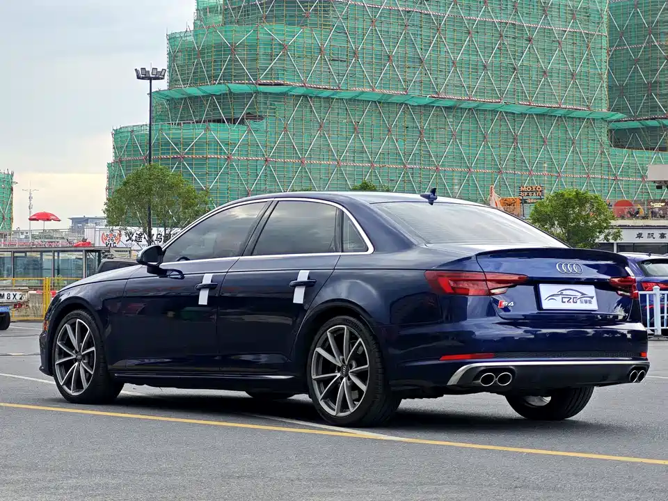 Audi S4