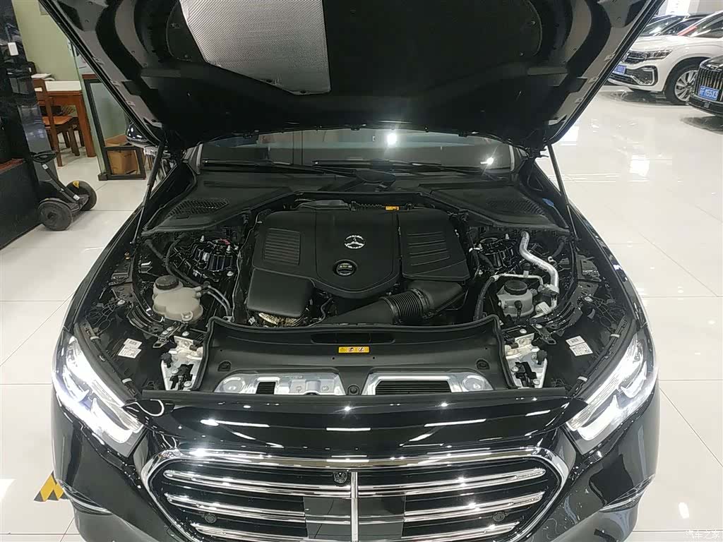 Mercedes-Benz E-Class, 2024 16