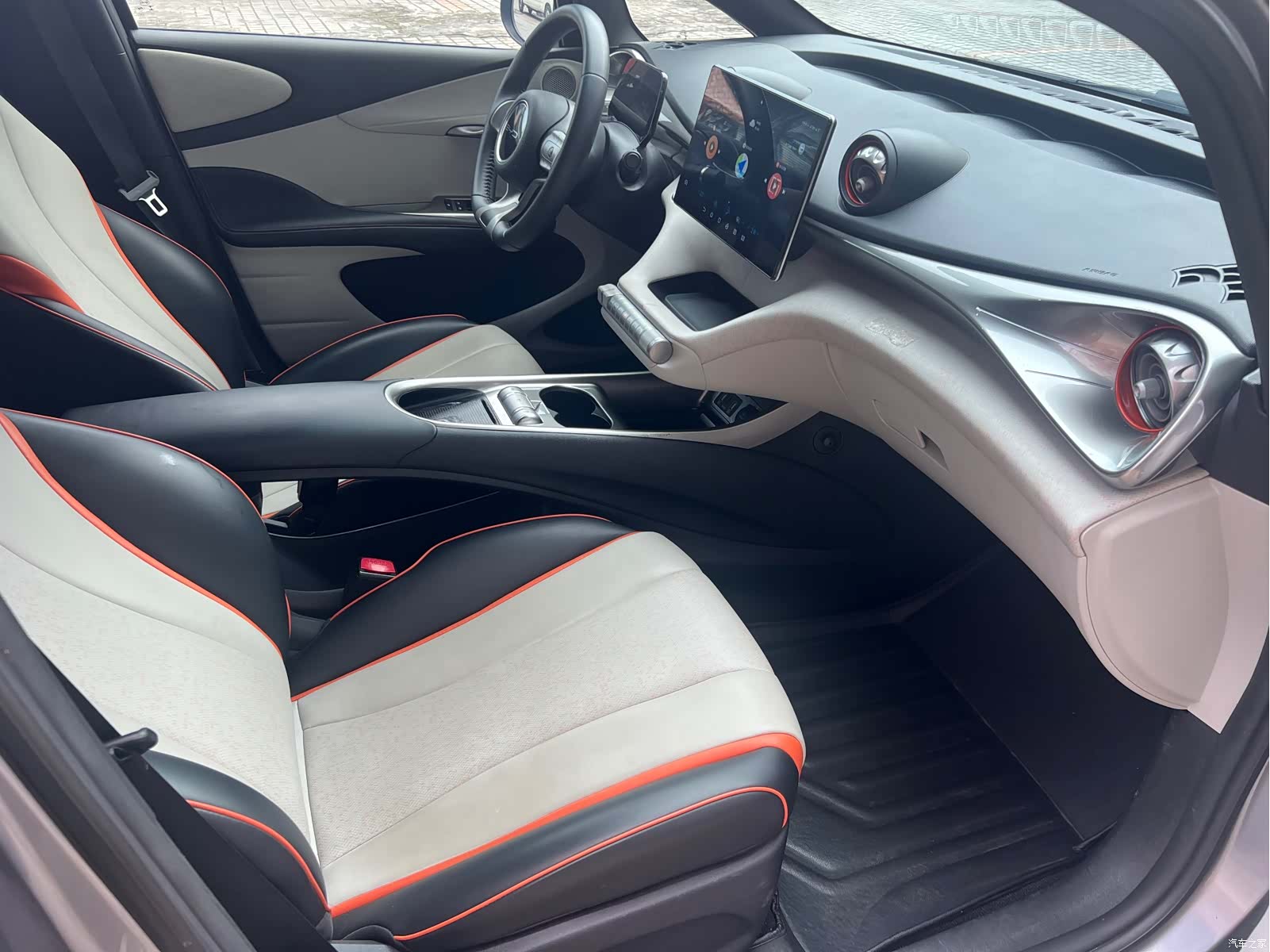 BYD Dolphin, 2022 13