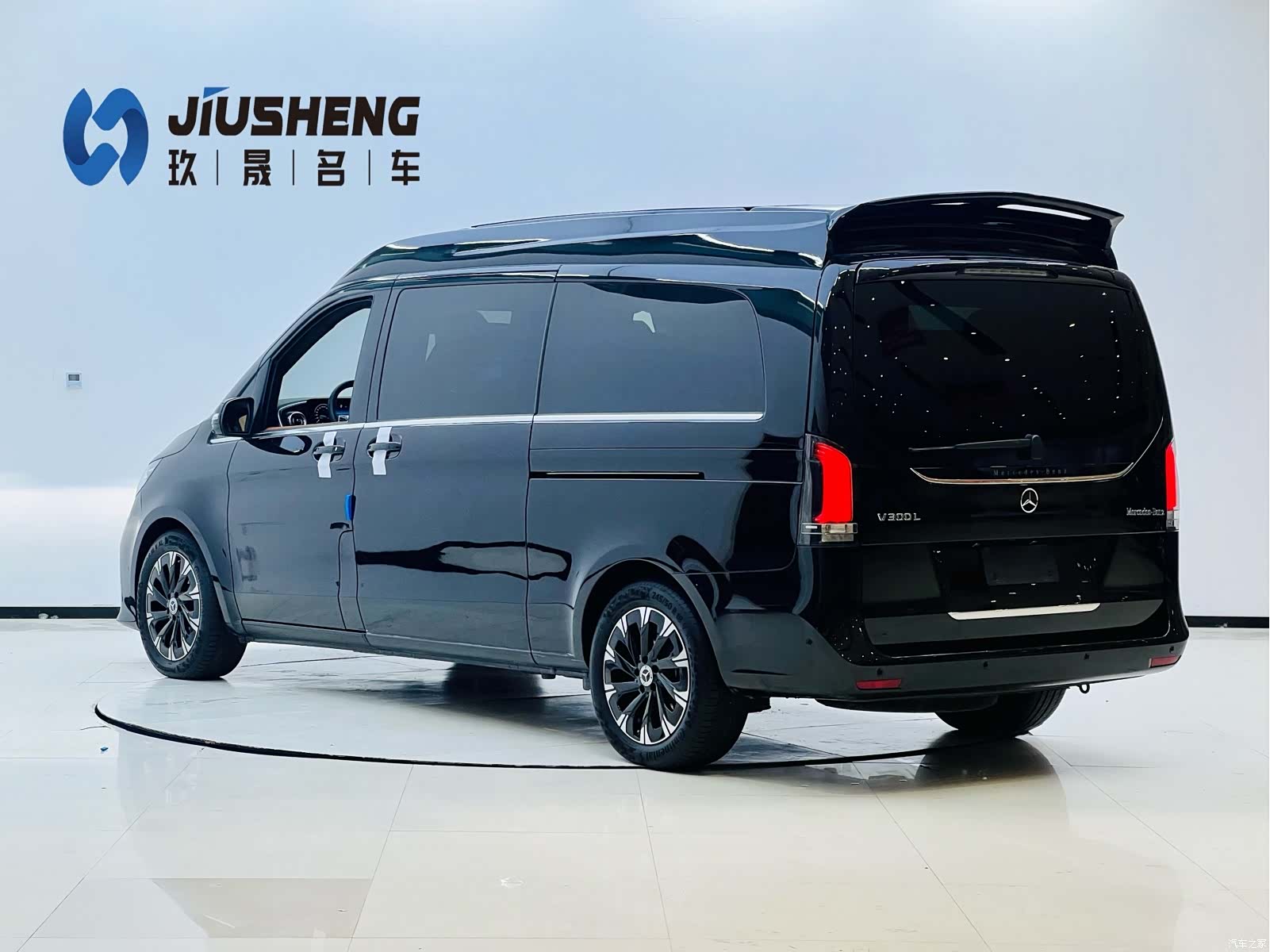 Mercedes-Benz V-Class, 2024 4