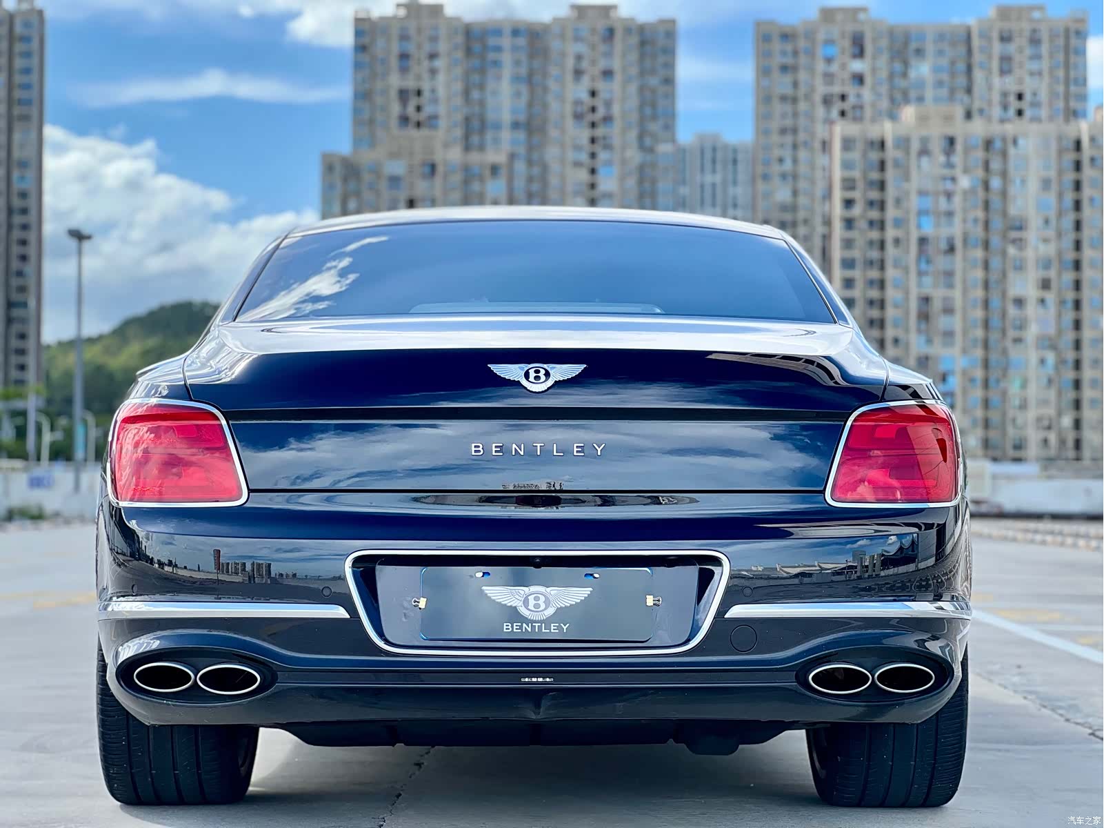 Bentley Flying Spur, 2022 14