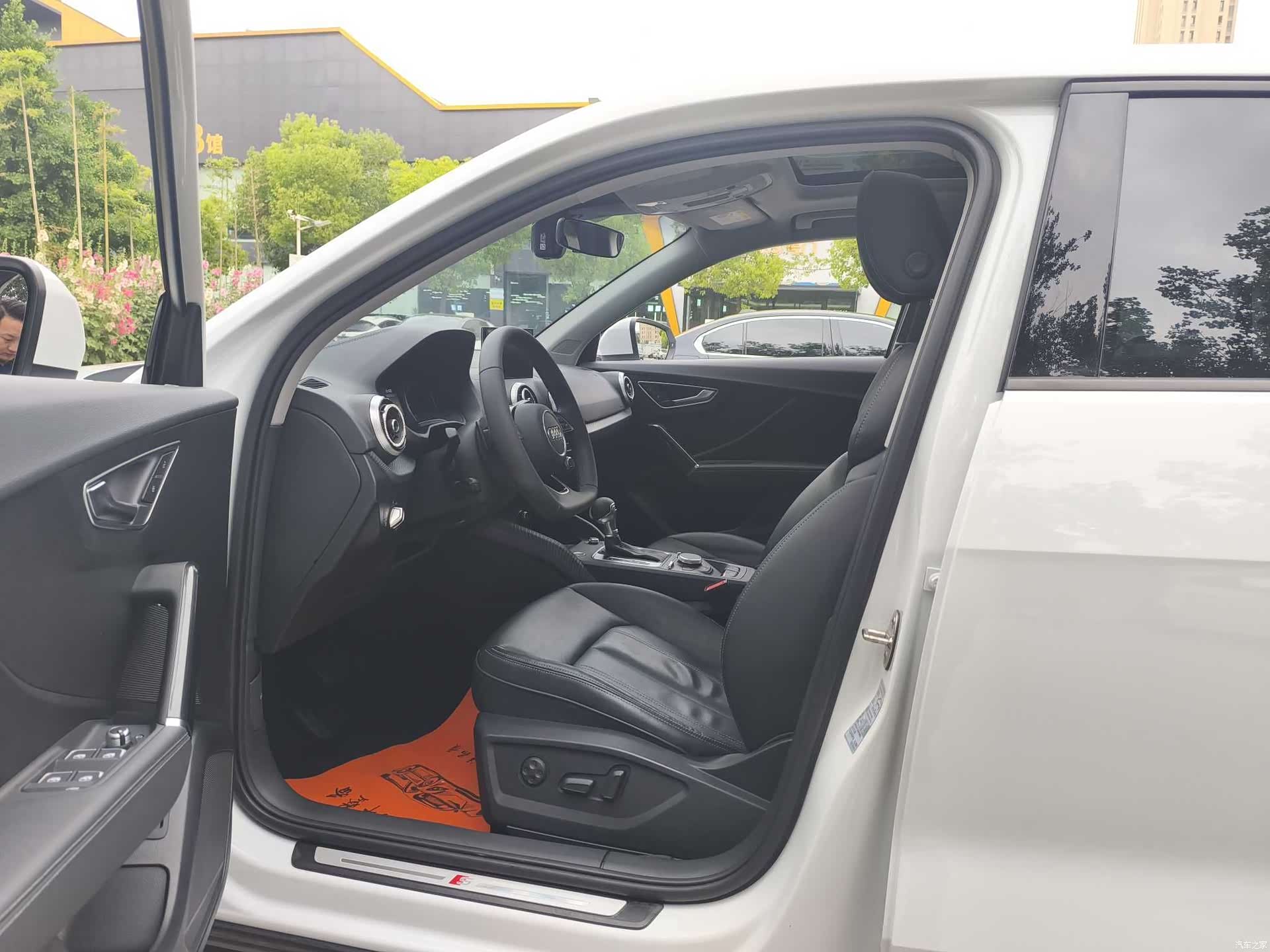 Audi Q2L, 2024 8