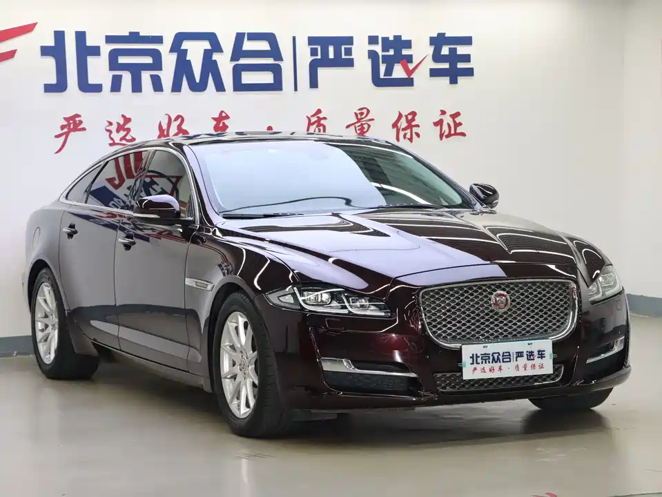 Jaguar XJ