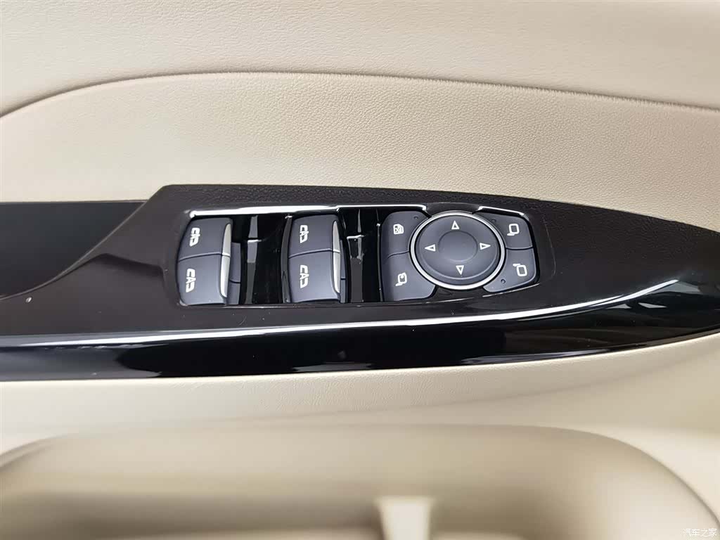 Buick GL8, 2025 9