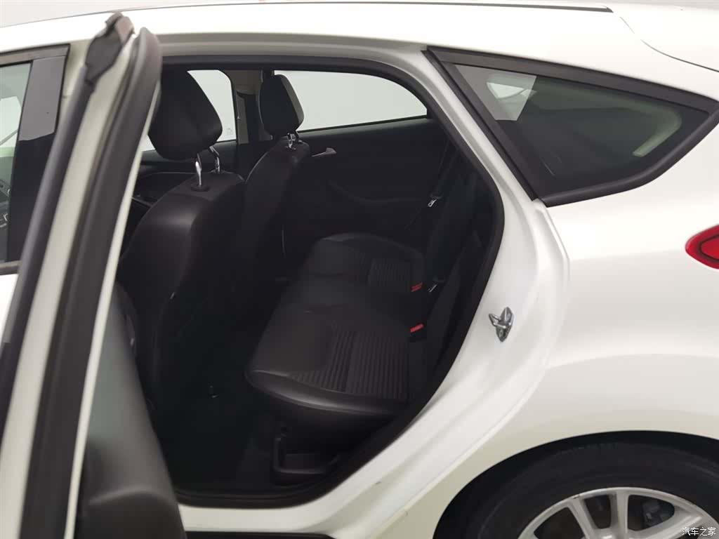 Ford Focus, 2018 15