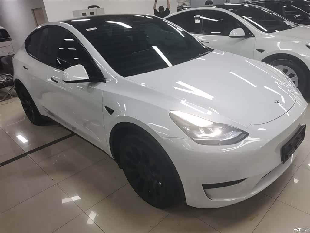 Tesla Model Y, 2024 4