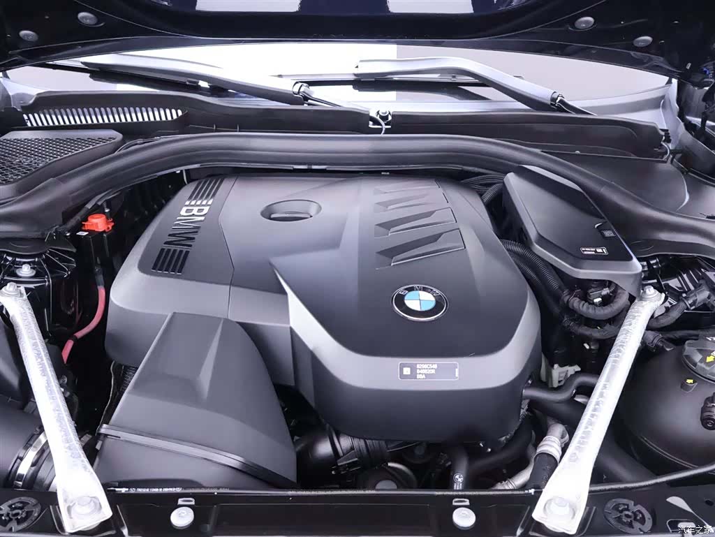 BMW 5 Series, 2026 25