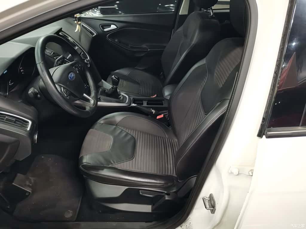 Ford Focus, 2016 11