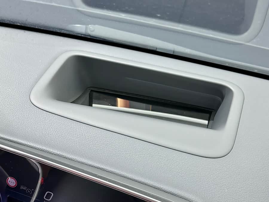 Mercedes-Benz Maybach S-Class 2024, фото 30