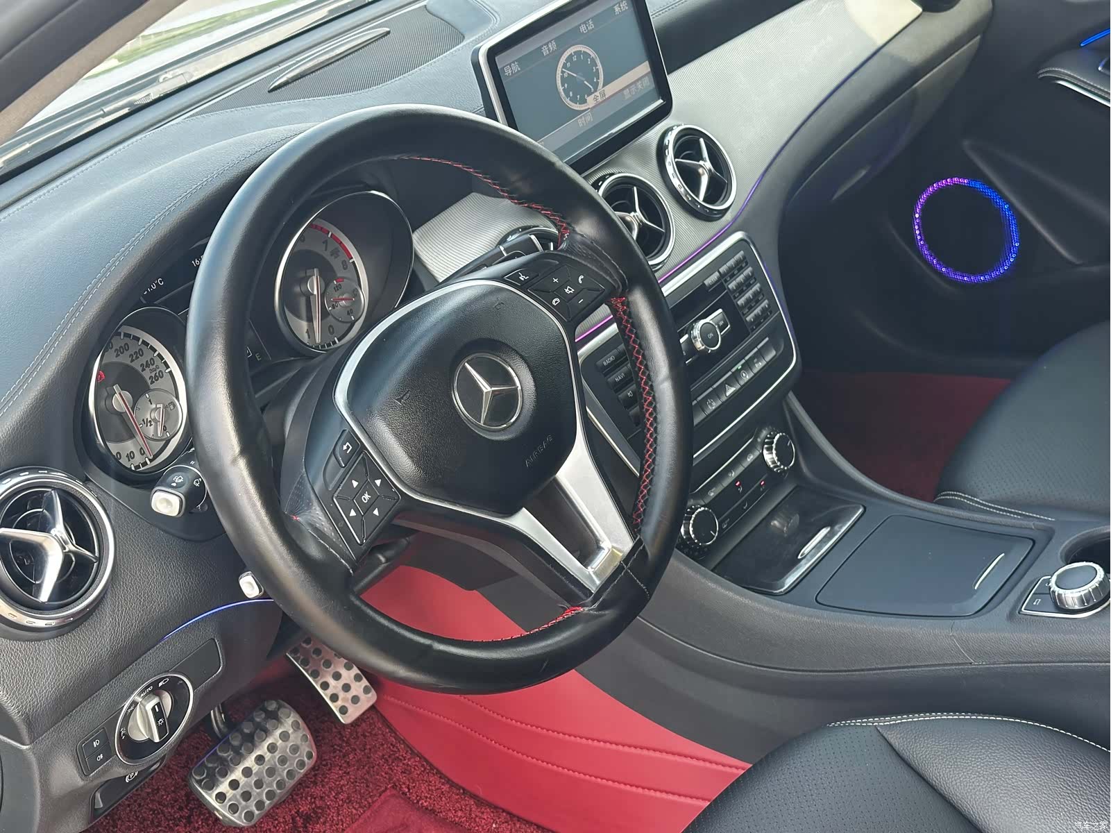 Mercedes-Benz GLA, 2015 все фото