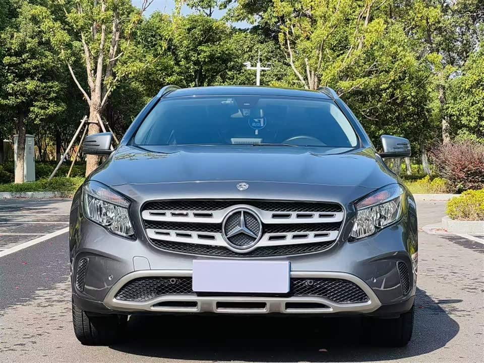 Mercedes-Benz GLA
