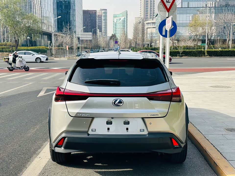 Lexus UX