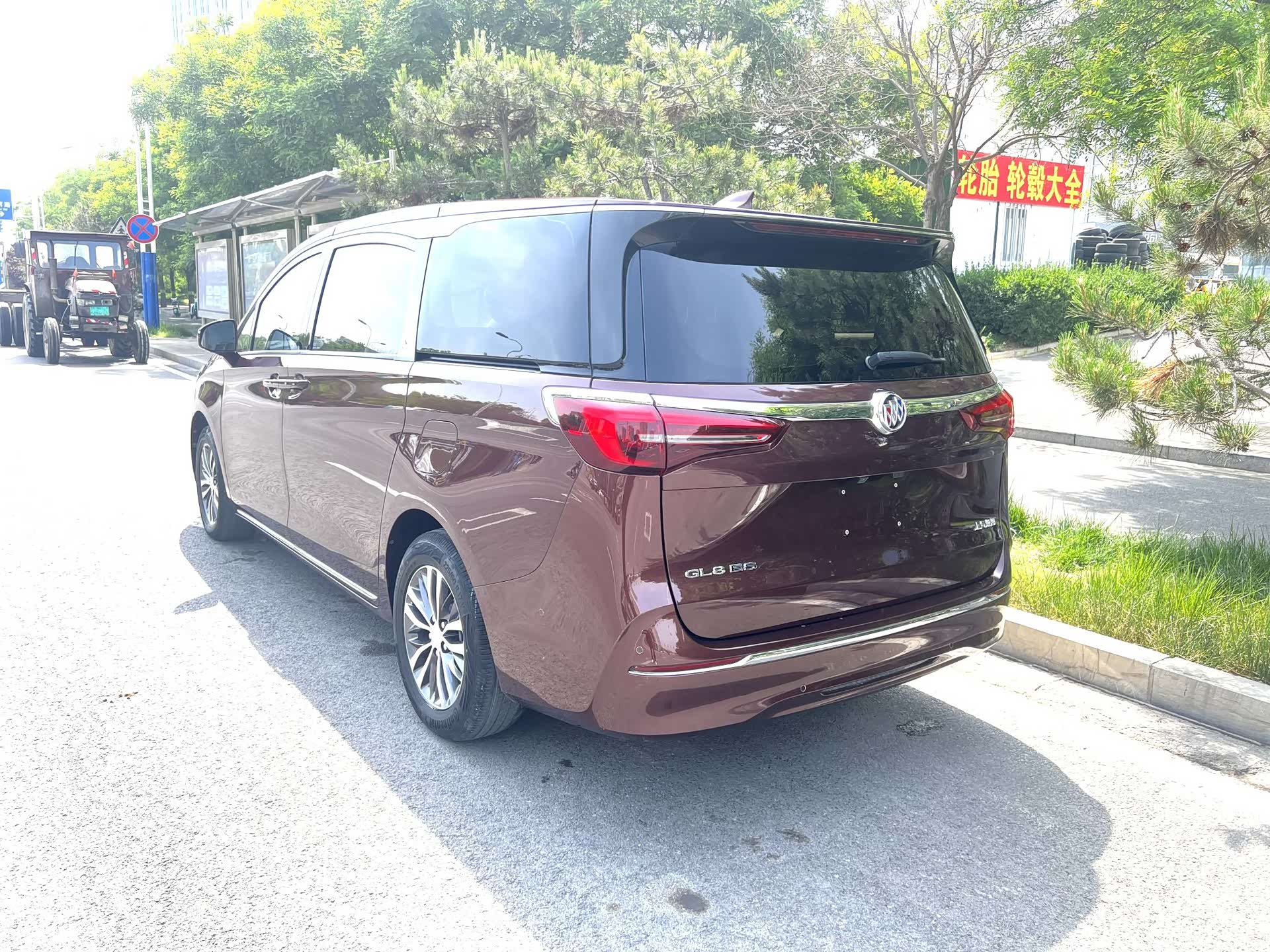 Buick GL8, 2023 3