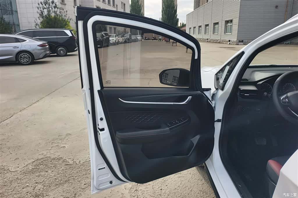 Geely X3, 2022 7