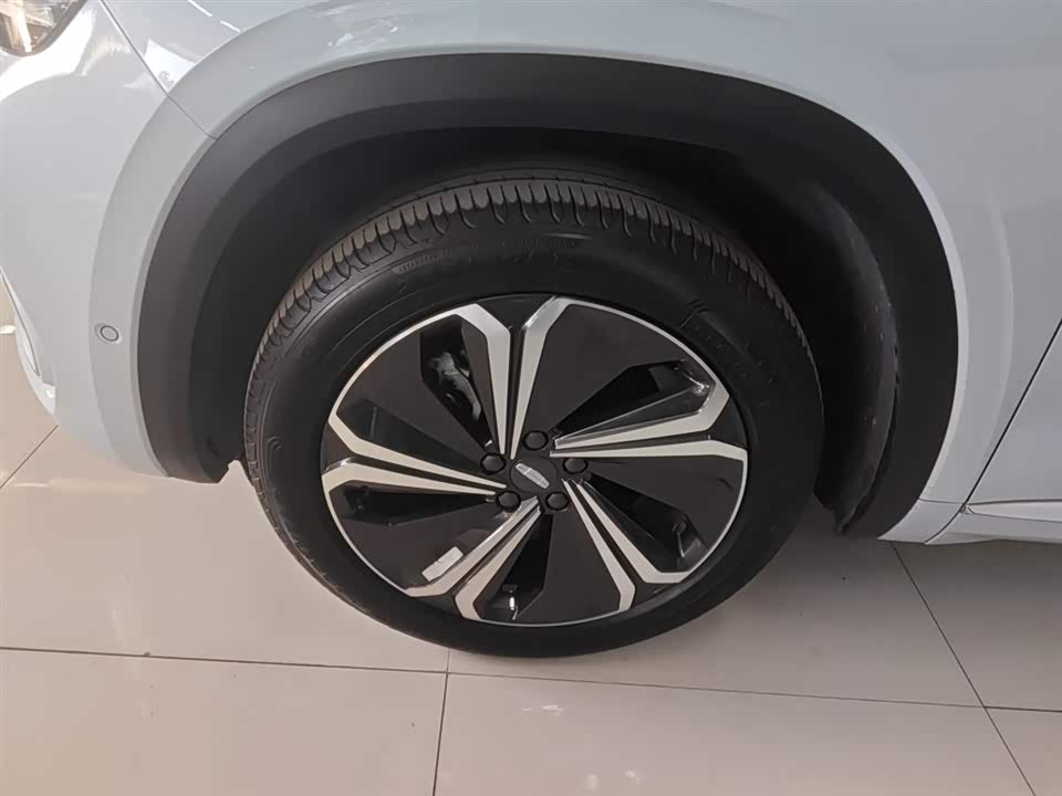Geely Monjaro plug-in-hybrid