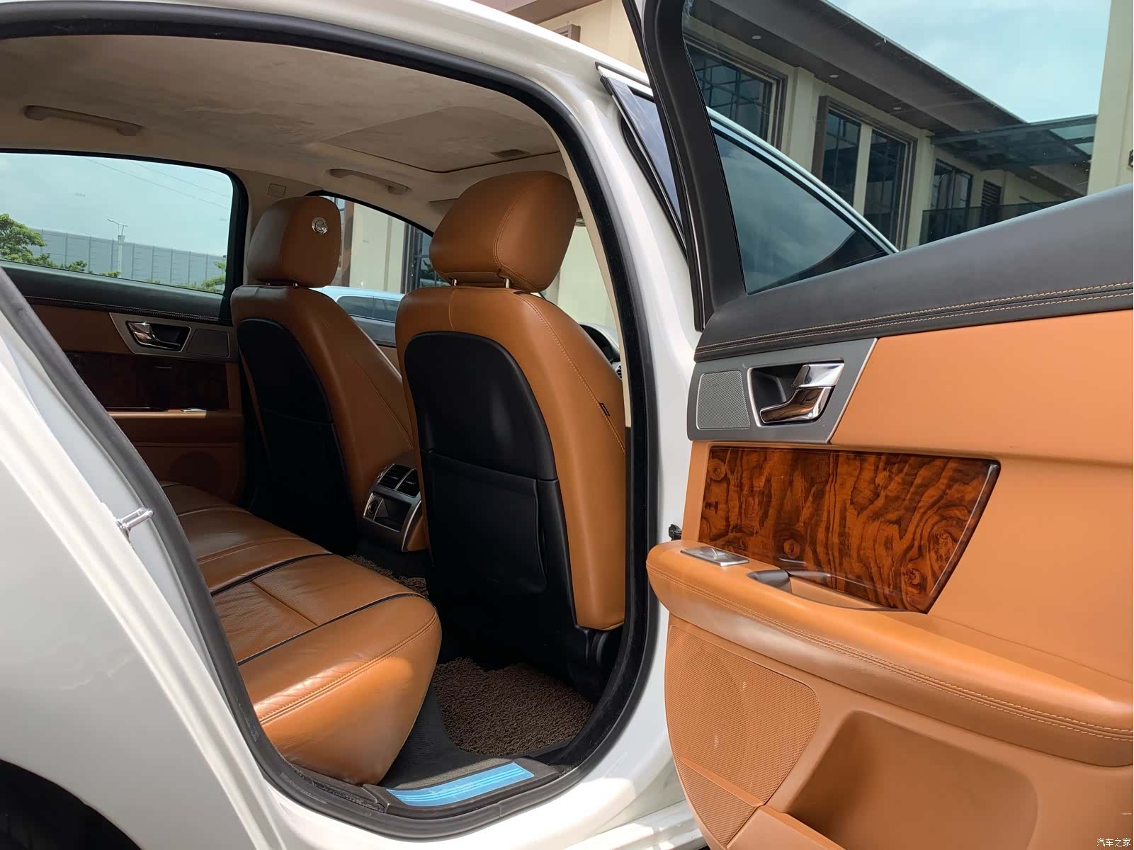 Jaguar XF, 2013 16