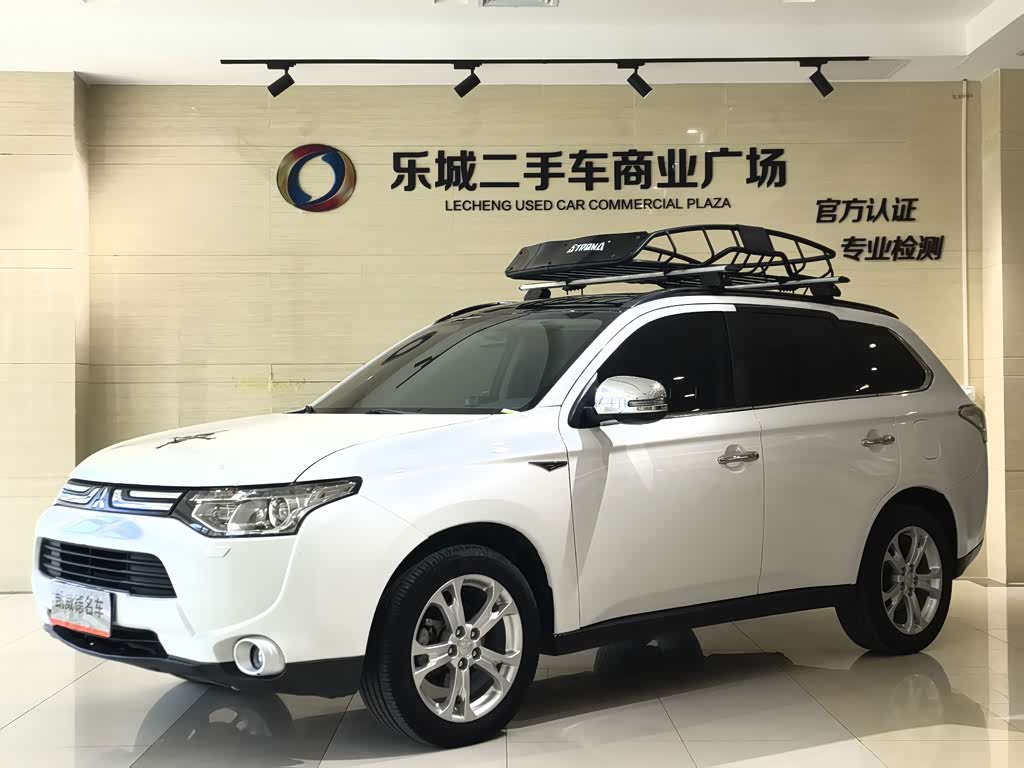 Mitsubishi Outlander 2013 2.4L Luxury 5 мест