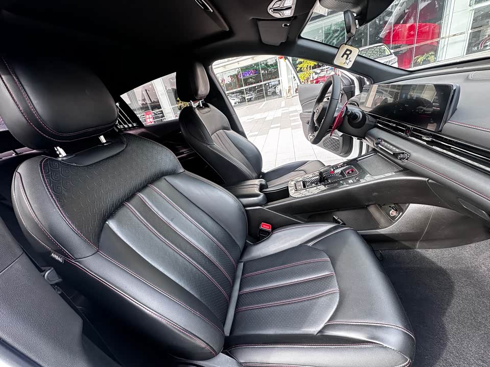 Trumpchi Shadow Leopard