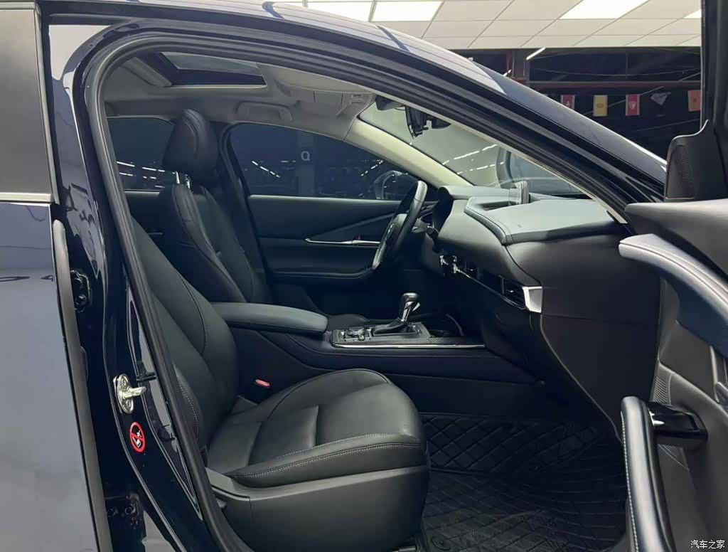 Mazda CX-30, 2022 14