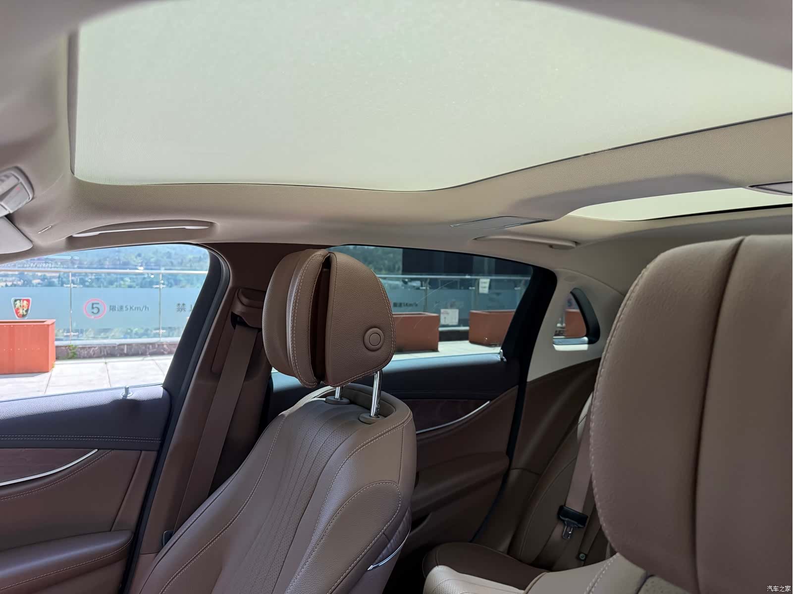 Mercedes-Benz E-Class, 2020 28