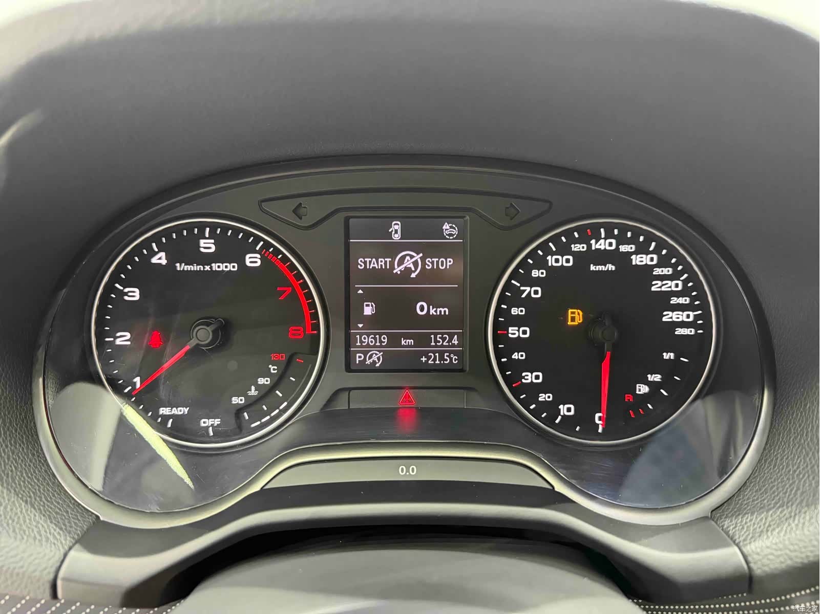 Audi Q2L, 2023 9