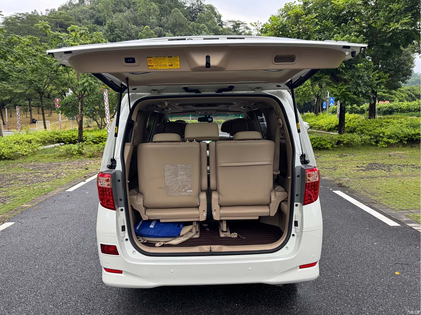 Toyota Alphard, 2013 26