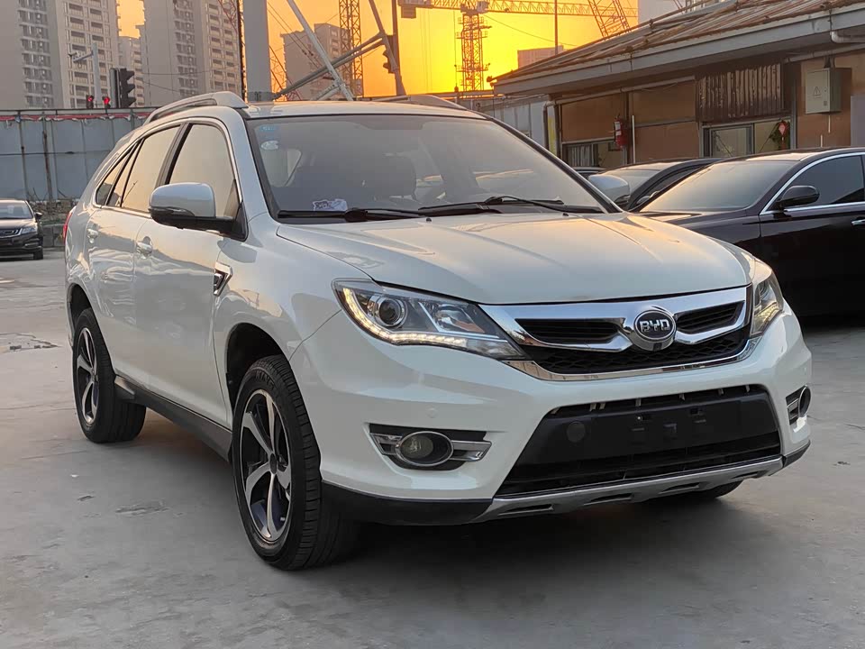 BYD S7