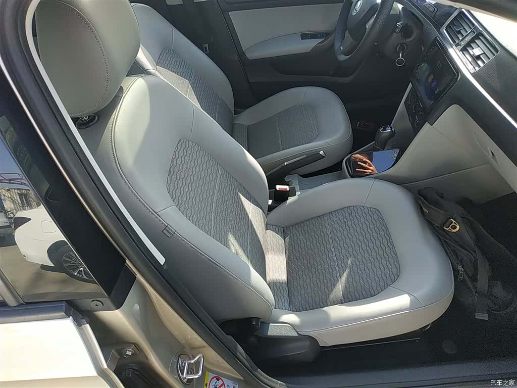 Skoda Rapid, 2015 25