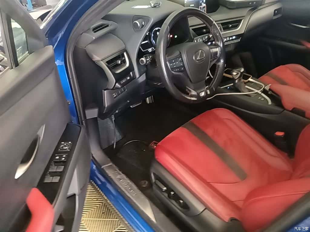 Lexus UX, 2019 16