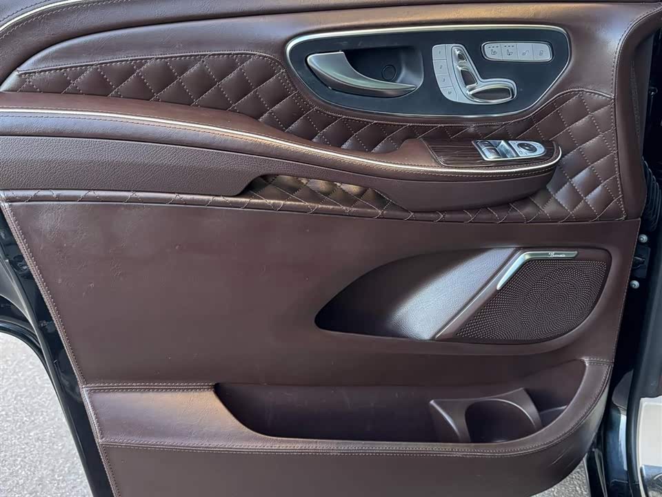 Mercedes-Benz V-class