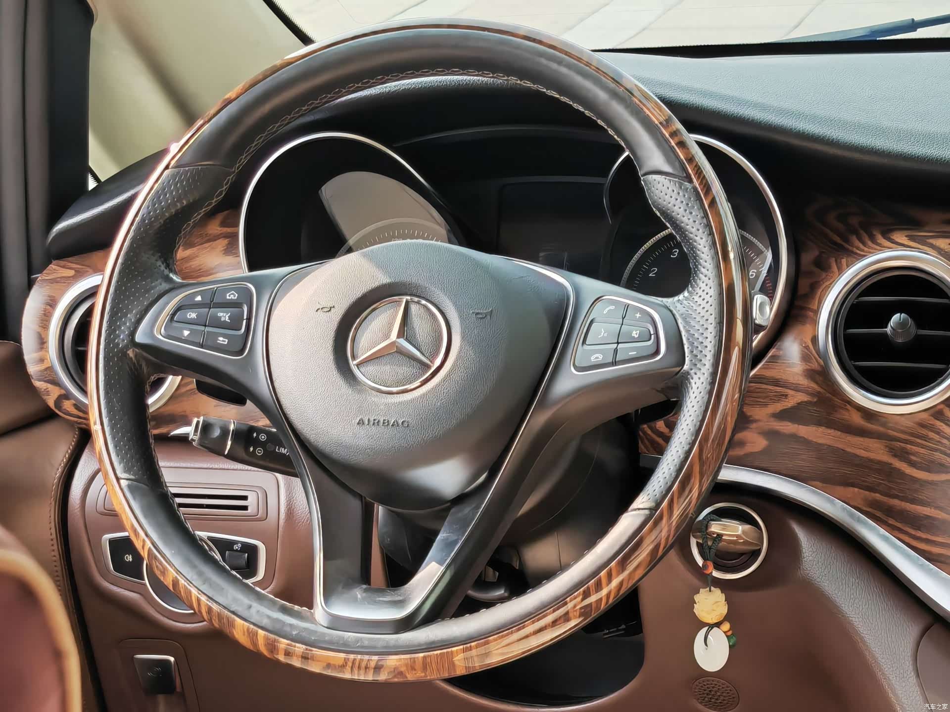 Mercedes-Benz V-Class, 2019 11