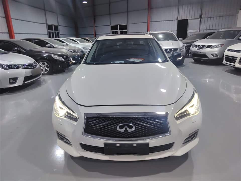 Infiniti Q50L