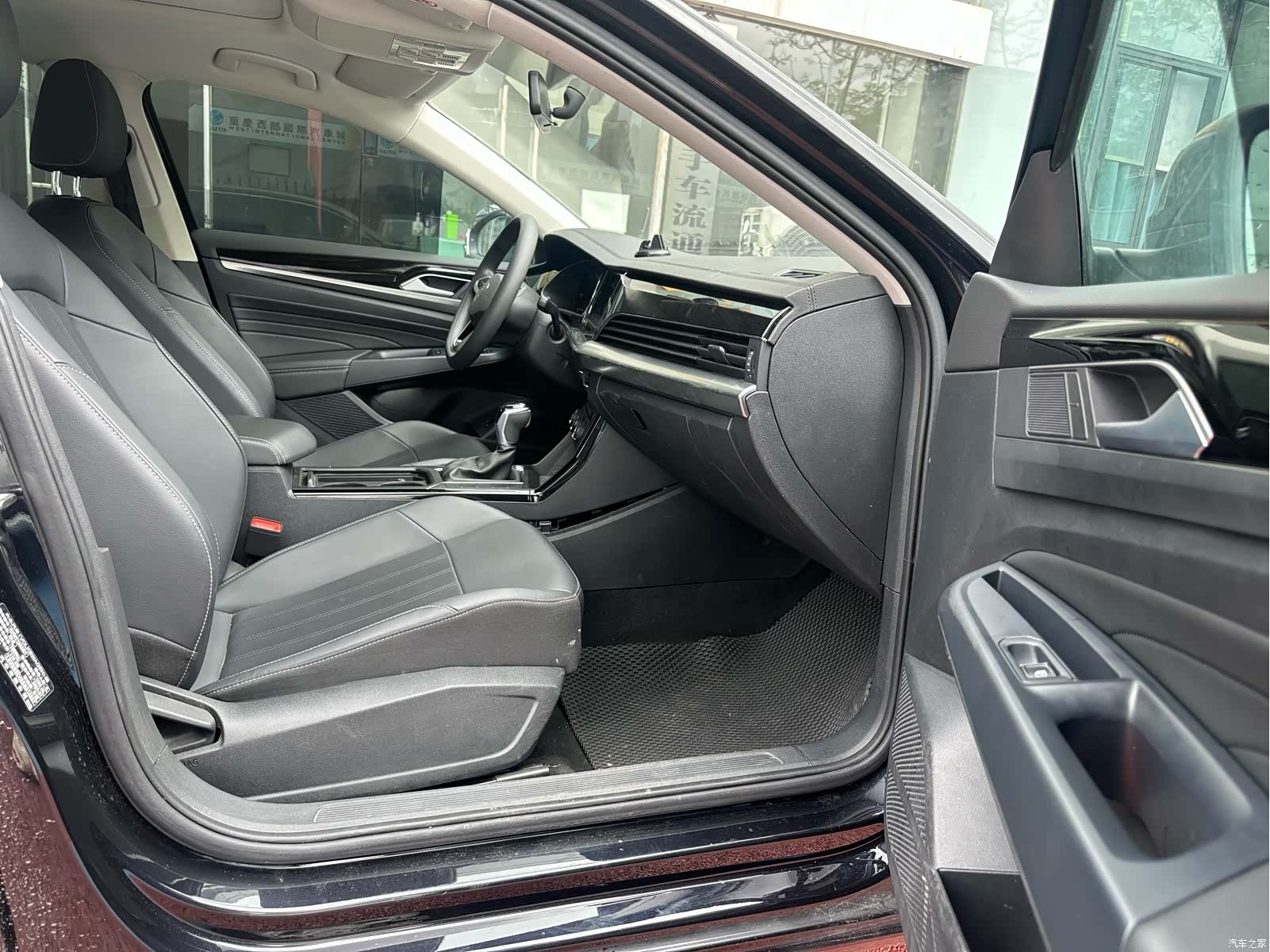 Volkswagen Passat, 2025 13