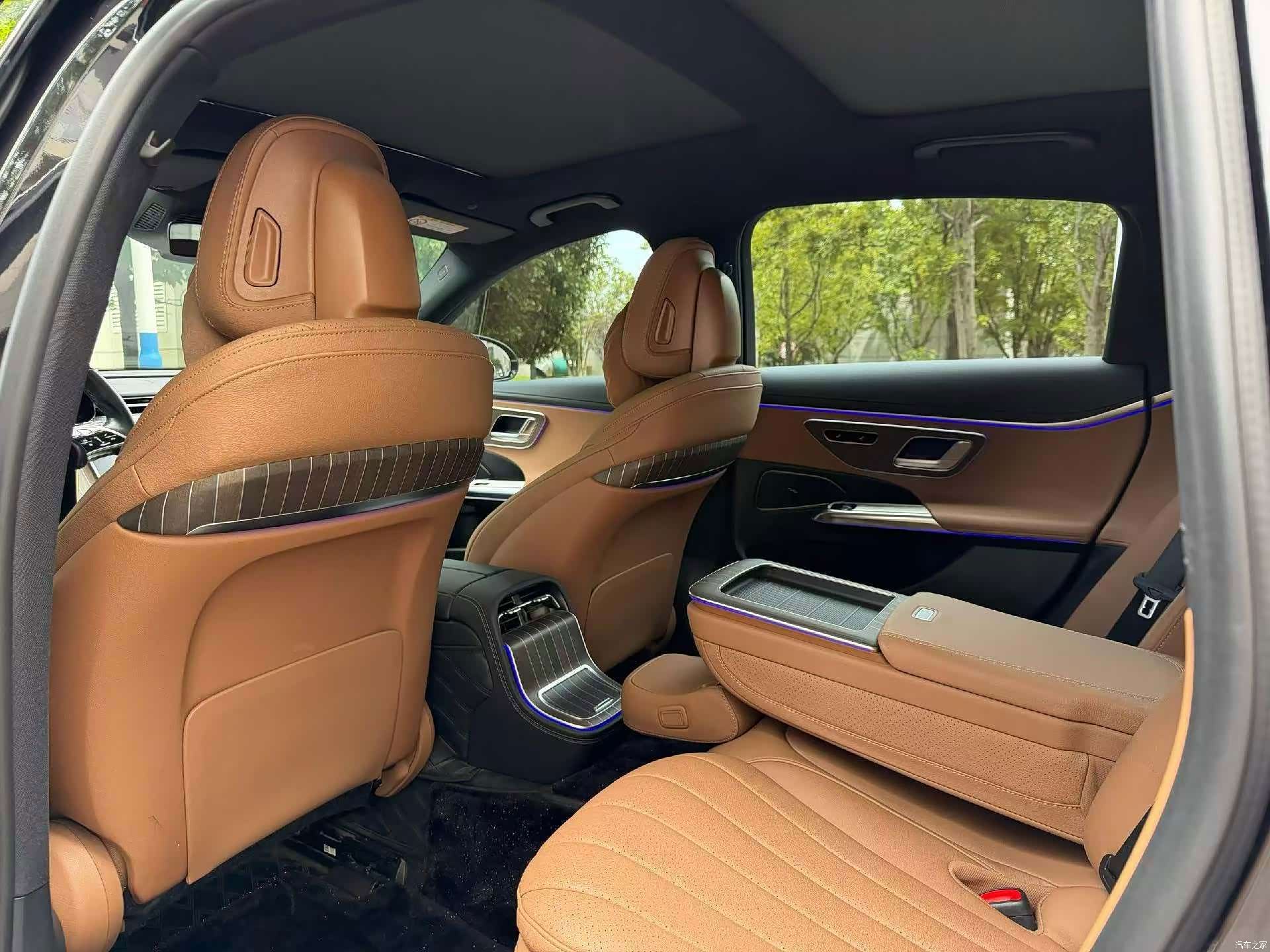 Mercedes-Benz E-Class, 2024 6