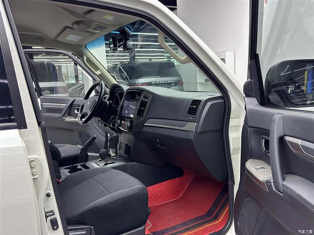 Mitsubishi Pajero, 2020 8