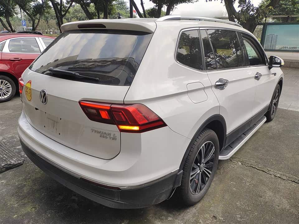 Volkswagen Tiguan L