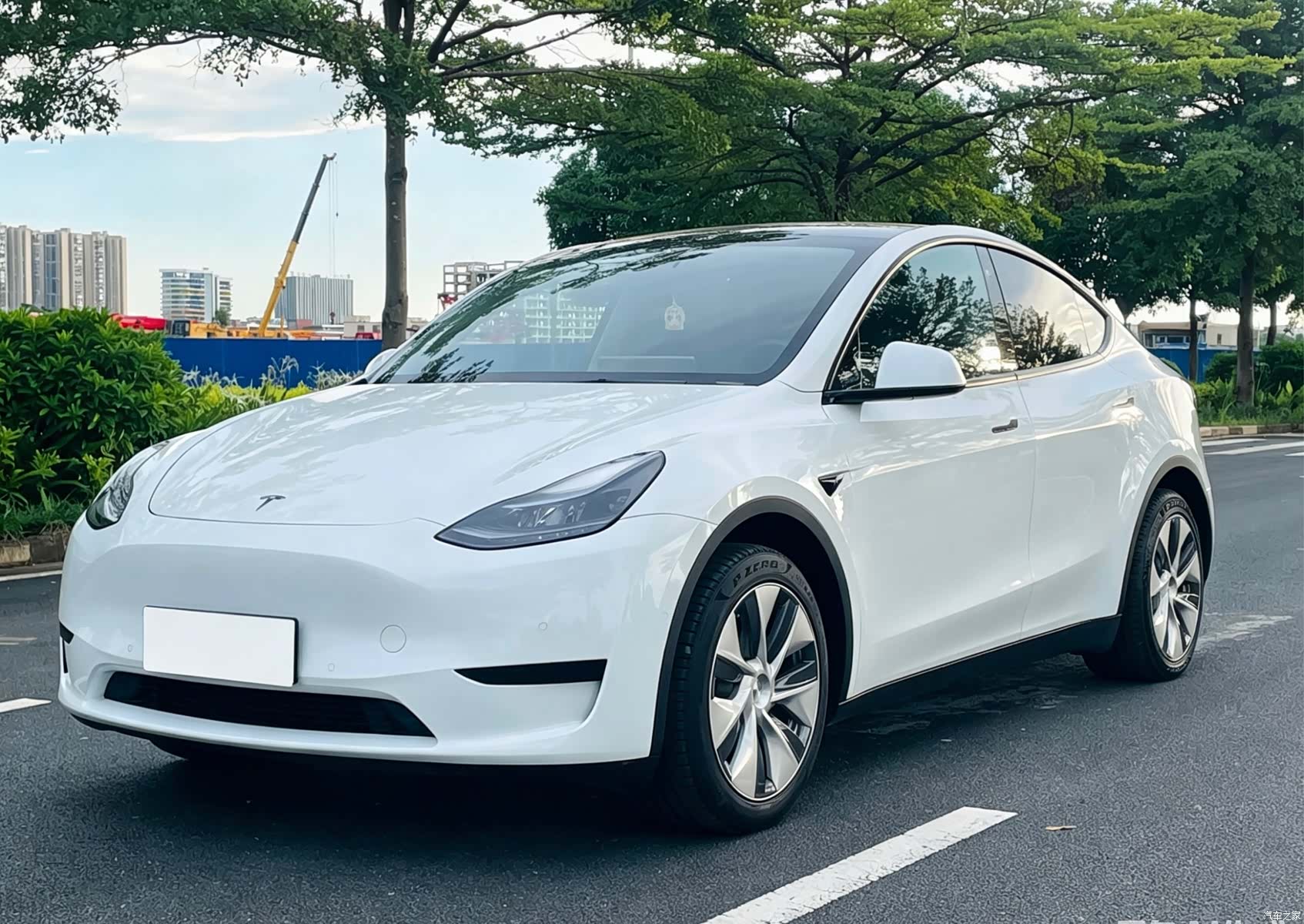 Tesla Model Y, 2023 1