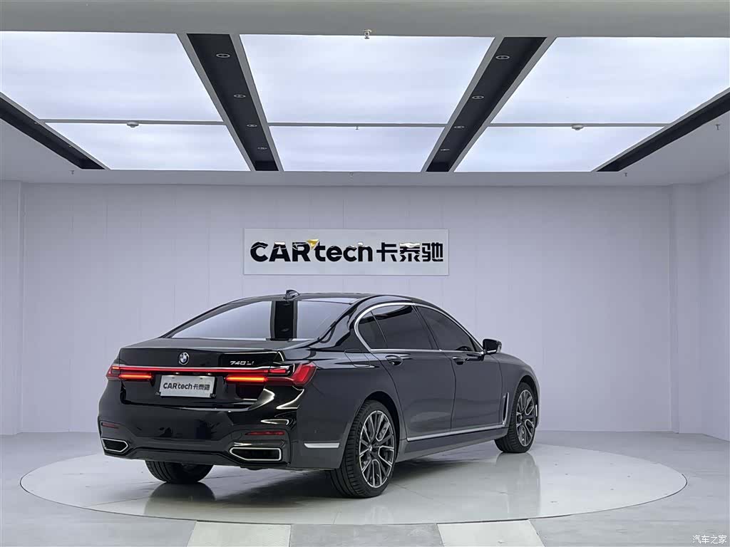 BMW 7 Series, 2021 все фото
