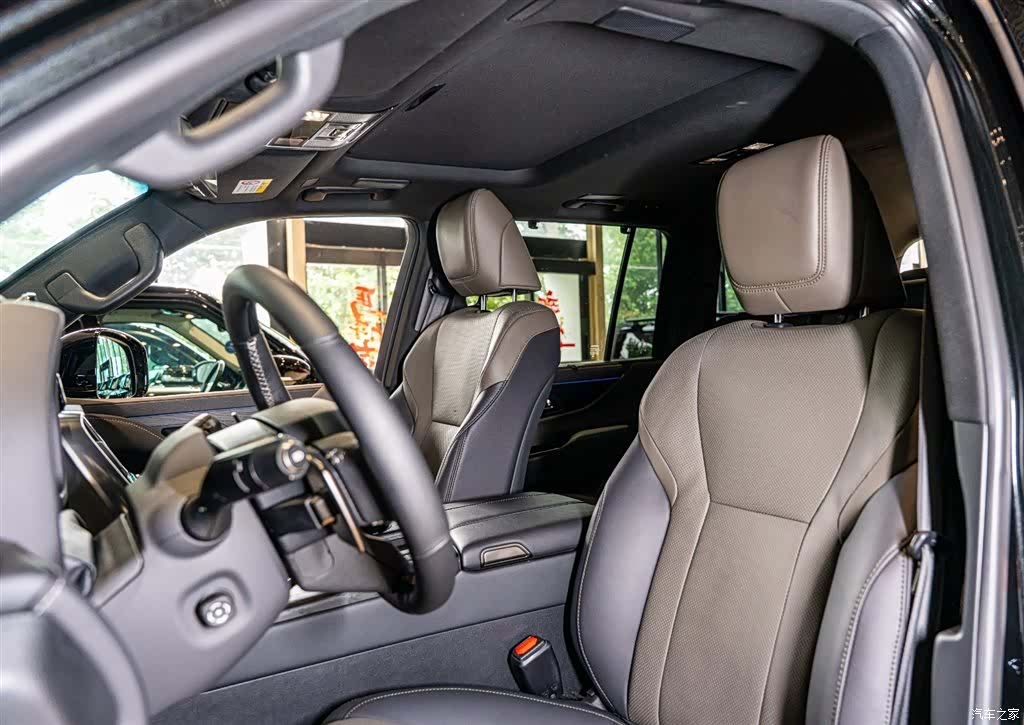 Lexus LX, 2025 8