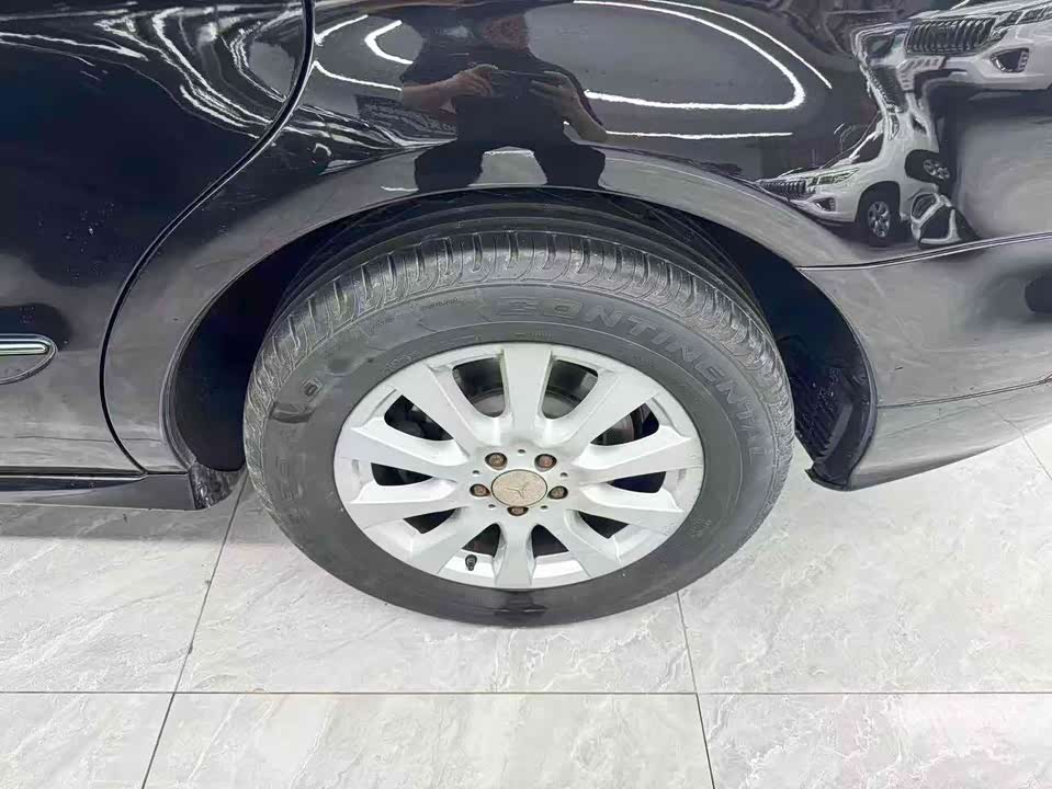 Mercedes-Benz R-class