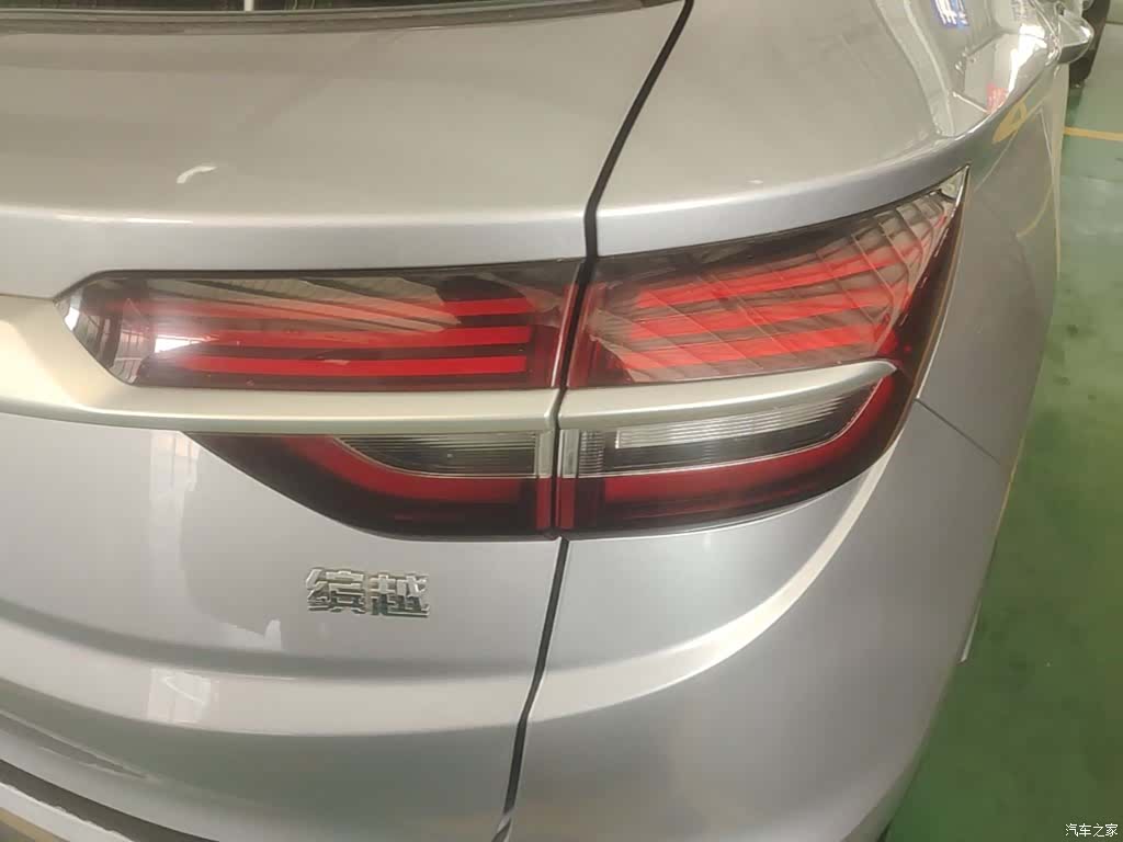 Geely Coolray, 2021 8