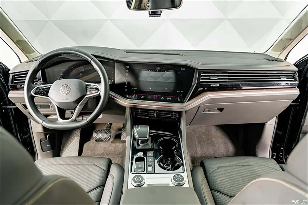 Volkswagen Touareg, 2023 14