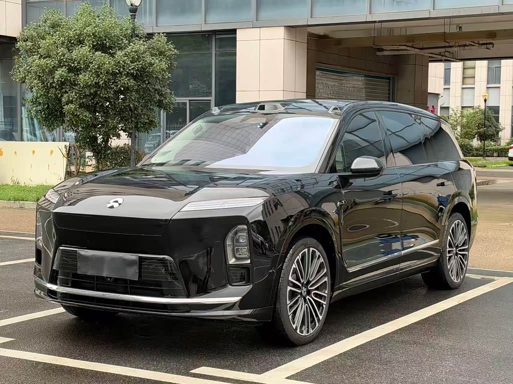 NIO ES8