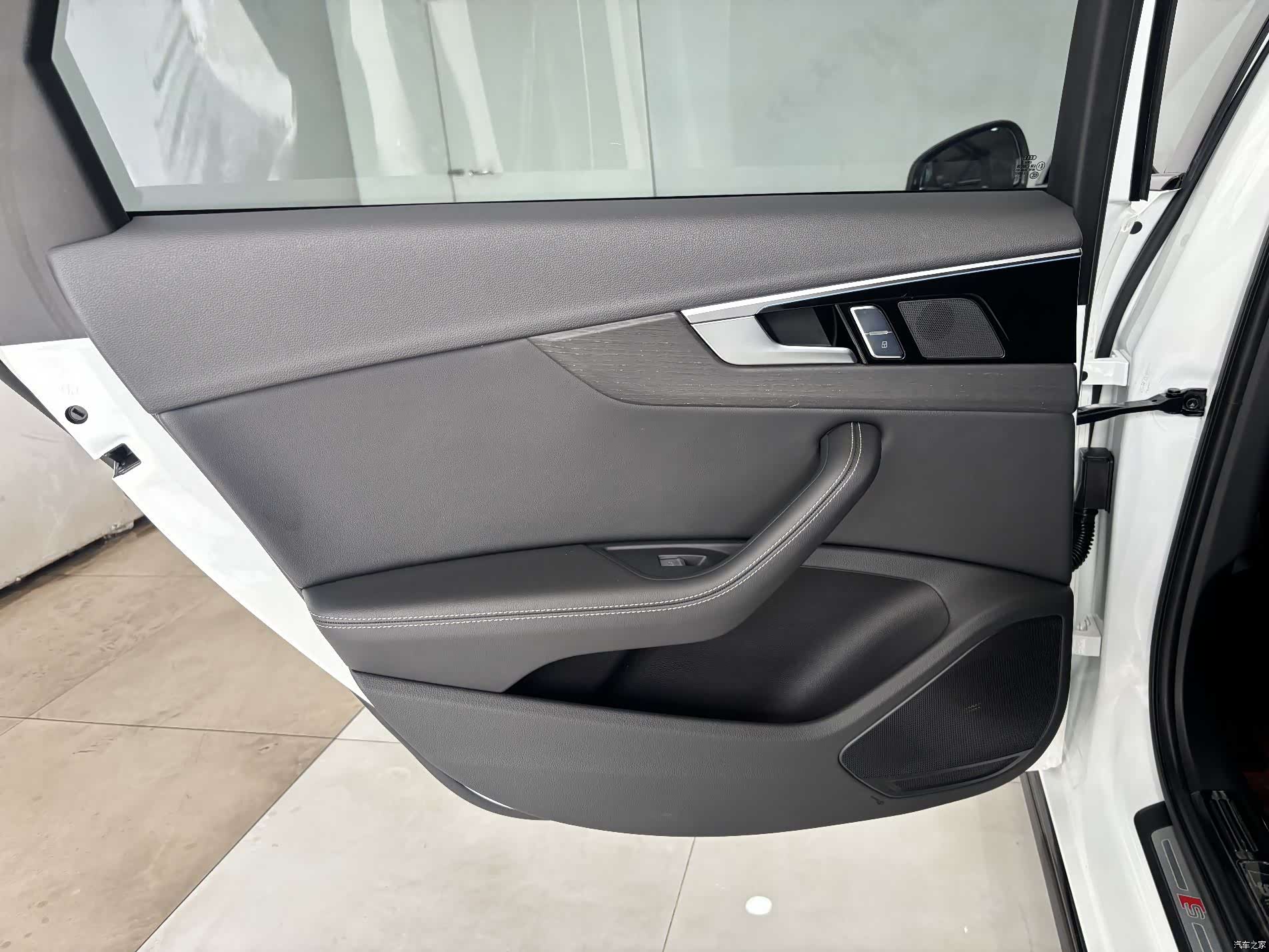 Audi A4L, 2024 22